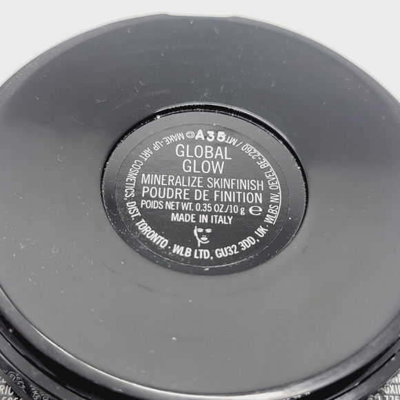 Global Glow Mac Mineralize SkinFinish Neutral Tan Silver Highlighter Brand New - Picture 13 of 13